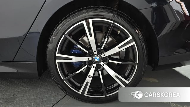 BMW 5 Series (G60) id 4629851 из Кореи 13