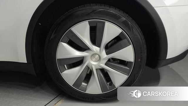 Tesla Model Y id 4360379 из Кореи 13