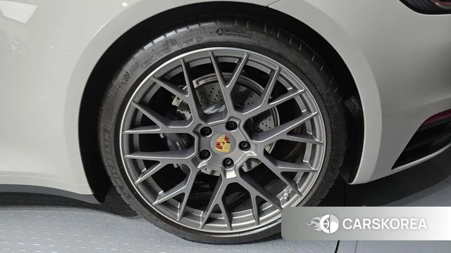Porsche 911(992) id 4590628 из Кореи 13