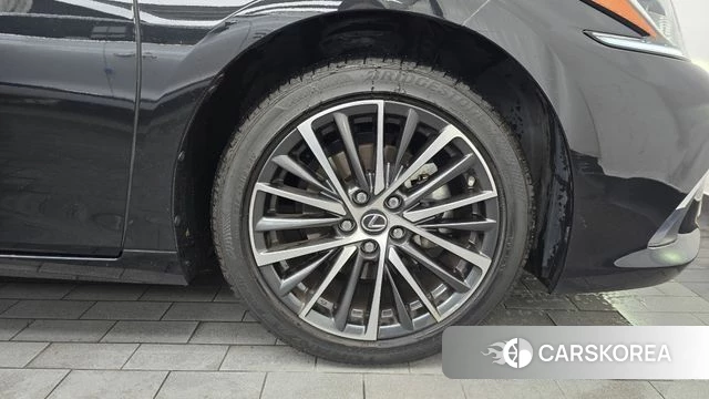 Lexus ES300h 7th generation id 4608083 из Кореи 13