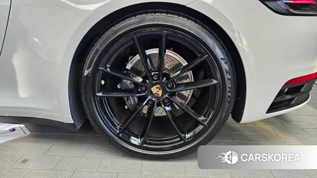 Porsche 911(992) id 4894702 из Кореи 13