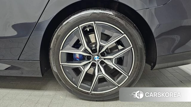 BMW 5 Series (G60) id 4360116 из Кореи 13