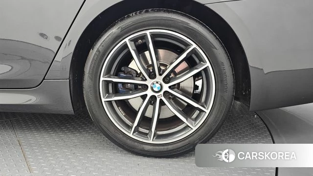 BMW 5 Series (G30) id 4835689 из Кореи 13