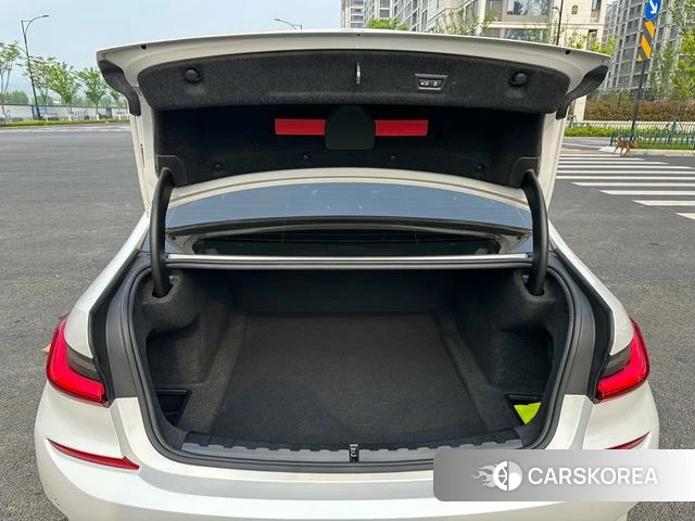 BMW 3 series id 4275459 из Китая 13