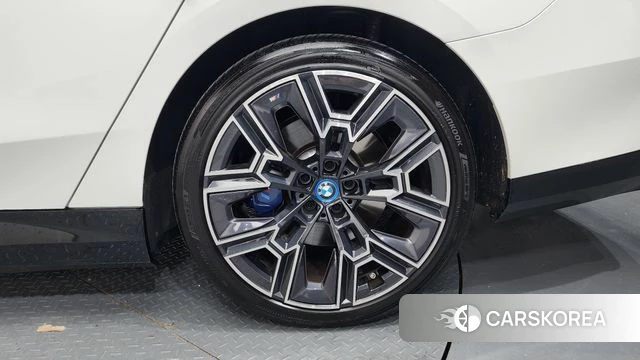 BMW 5 Series (G60) id 4579002 из Кореи 13