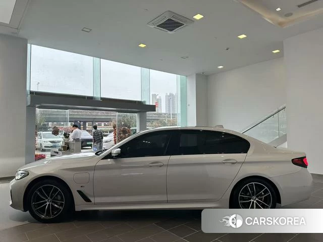 BMW 5 series PHEV id 4221799 из Китая 13