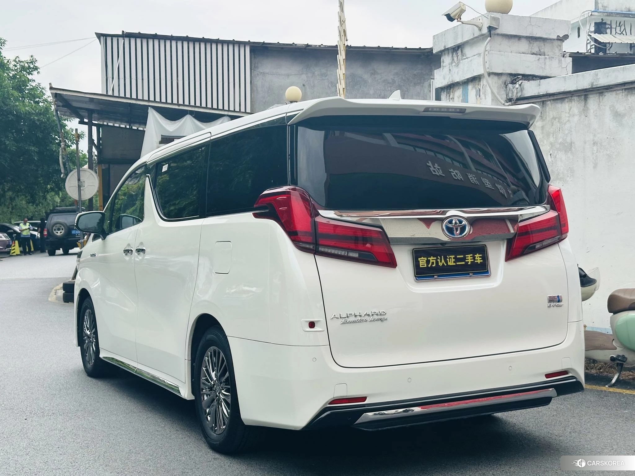 Toyota Elfa id 4455716 из Китая 13