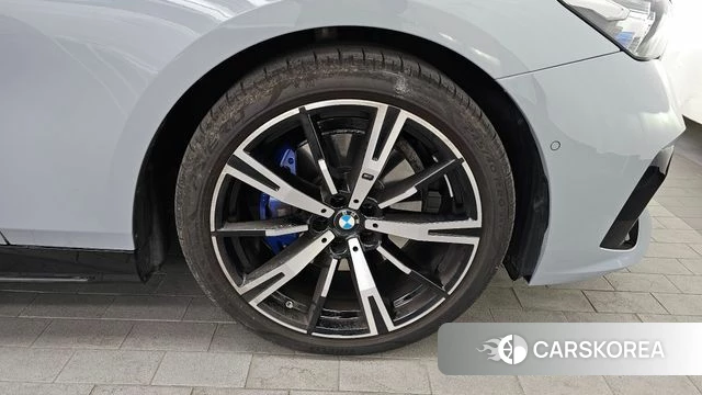 BMW 5 Series (G60) id 4185646 из Кореи 13