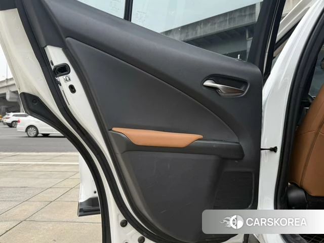 Lexus UX id 3857868 из Китая 13