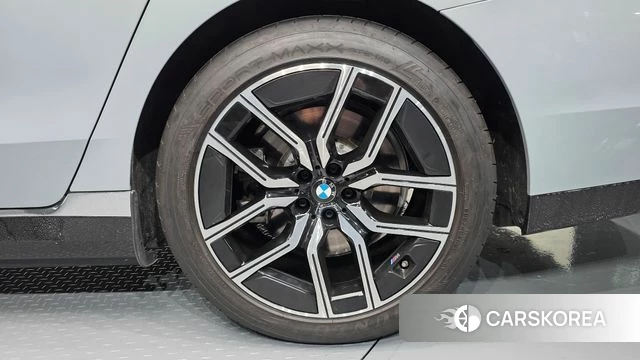BMW i7 (G70) id 4443309 из Кореи 13