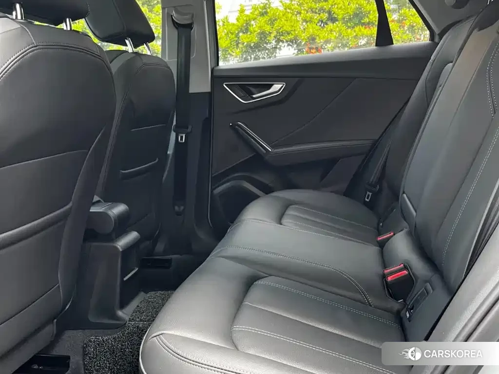 Audi Q2L id 4583623 из Китая 13