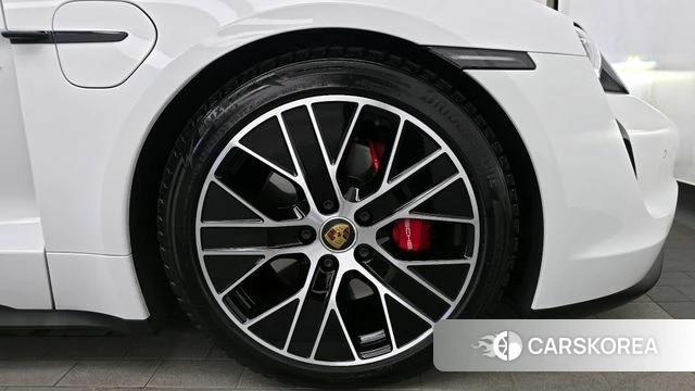 Porsche Taycan id 4316276 из Кореи 13