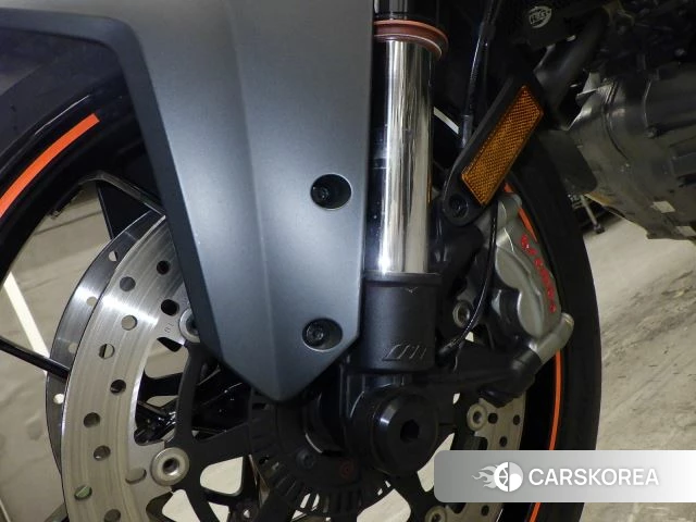 KTM 1290 SUPER DUKE R id 3939654 из Японии 13