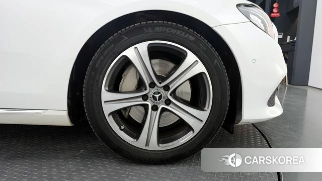 Mercedes-Benz E-Class W213 id 4188354 из Кореи 13