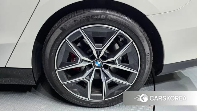 BMW 5 Series (G60) id 4590380 из Кореи 13