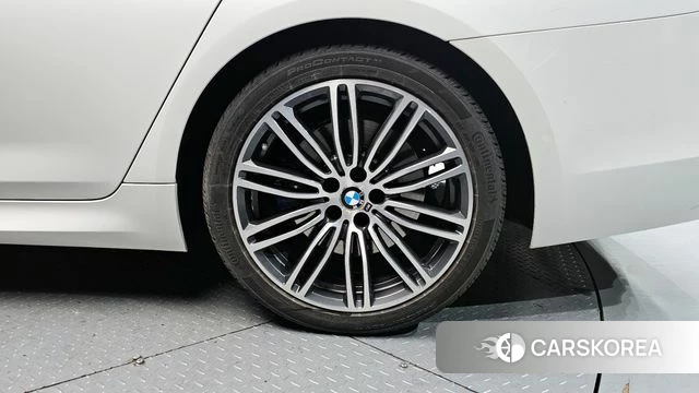 BMW 5 Series (G30) id 4284439 из Кореи 13