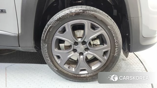 Jeep Renegade id 4376560 из Кореи 13