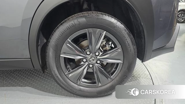 Lexus UX300h id 4516345 из Кореи 13