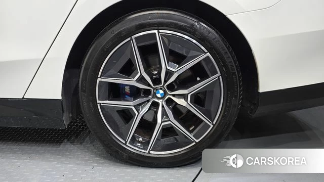 BMW 5 Series (G60) id 4640361 из Кореи 13