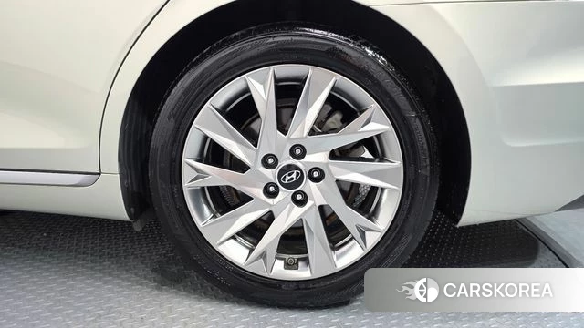 Hyundai The New Grandeur IG Hybrid id 4637361 из Кореи 13