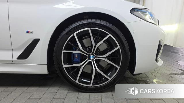 BMW 5 Series (G30) id 4494286 из Кореи 13