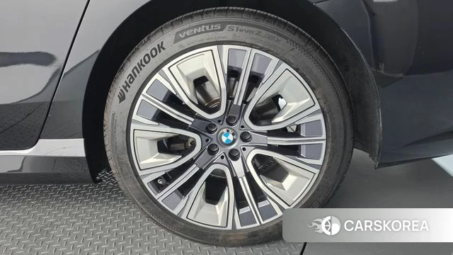 BMW 7 Series (G70) id 4863509 из Кореи 13