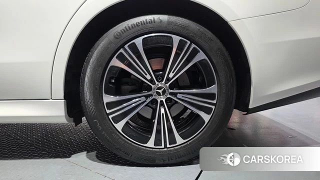 Mercedes-Benz E-Class W214 id 4607796 из Кореи 13