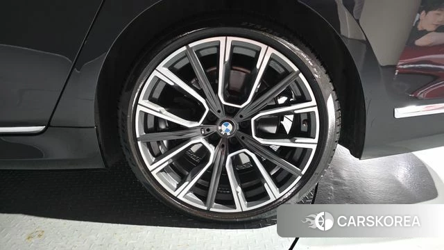 BMW 7 Series (G11) id 4717258 из Кореи 13