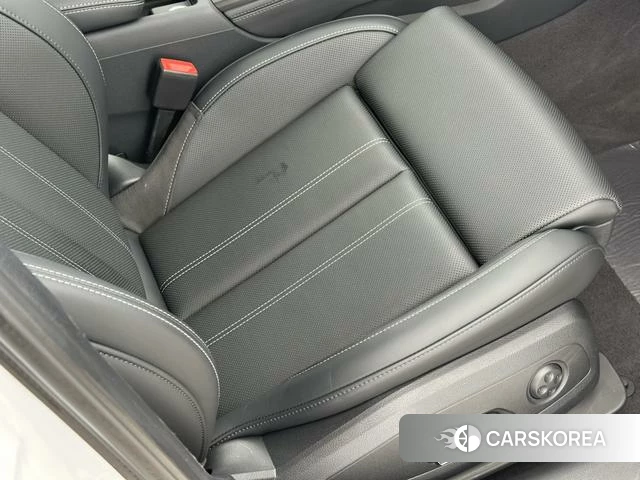 Audi A4L id 4263695 из Китая 13