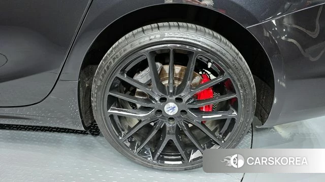 Maserati Ghibli id 4232504 из Кореи 13
