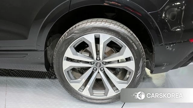 Audi Q8 (4M) id 4266711 из Кореи 13