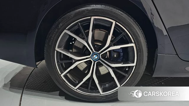 BMW 5 Series (G30) id 4423322 из Кореи 13