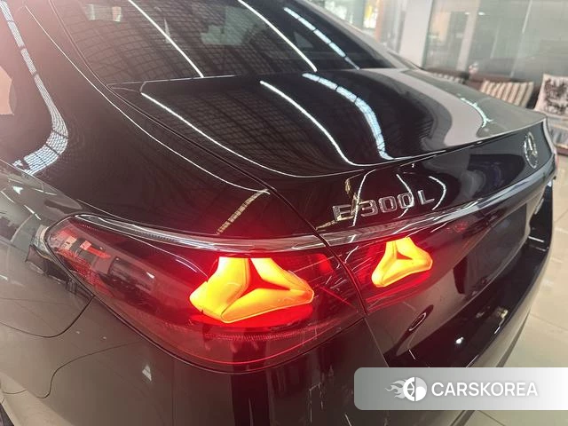 Mercedes-Benz E-class id 4279240 из Китая 13