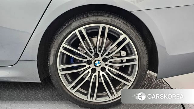 BMW 5 Series (G30) id 4410832 из Кореи 13