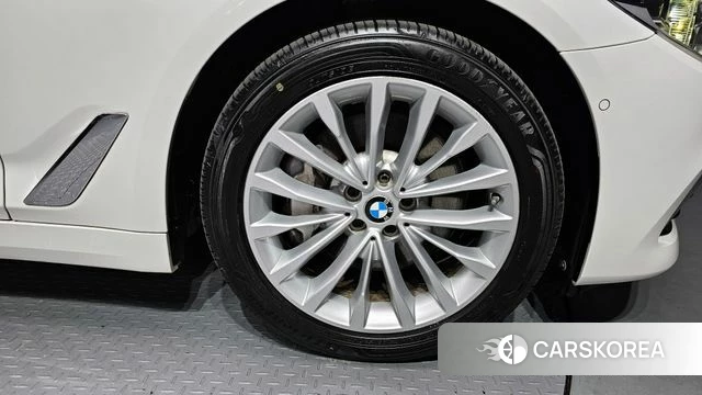 BMW 5 Series (G30) id 4245772 из Кореи 13