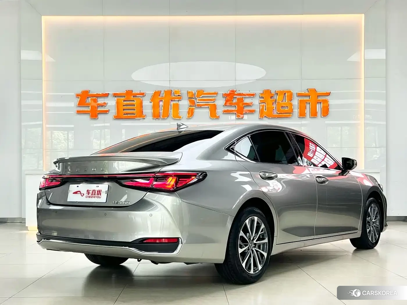 Lexus ES id 4669353 из Китая 13