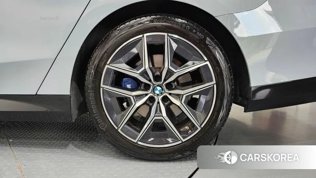 BMW 5 Series (G60) id 4665110 из Кореи 13
