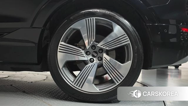 Audi e-Tron id 4881354 из Кореи 13