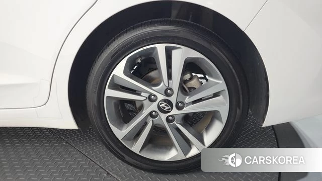 Hyundai Avante AD id 4397978 из Кореи 13