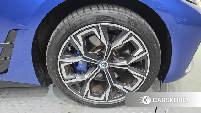 BMW i4 id 4414641 из Кореи 13