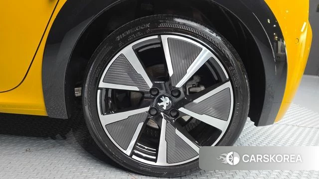 Peugeot e-208 second Generation id 4196126 из Кореи 13