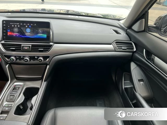 Honda Accord id 4314799 из Китая 13