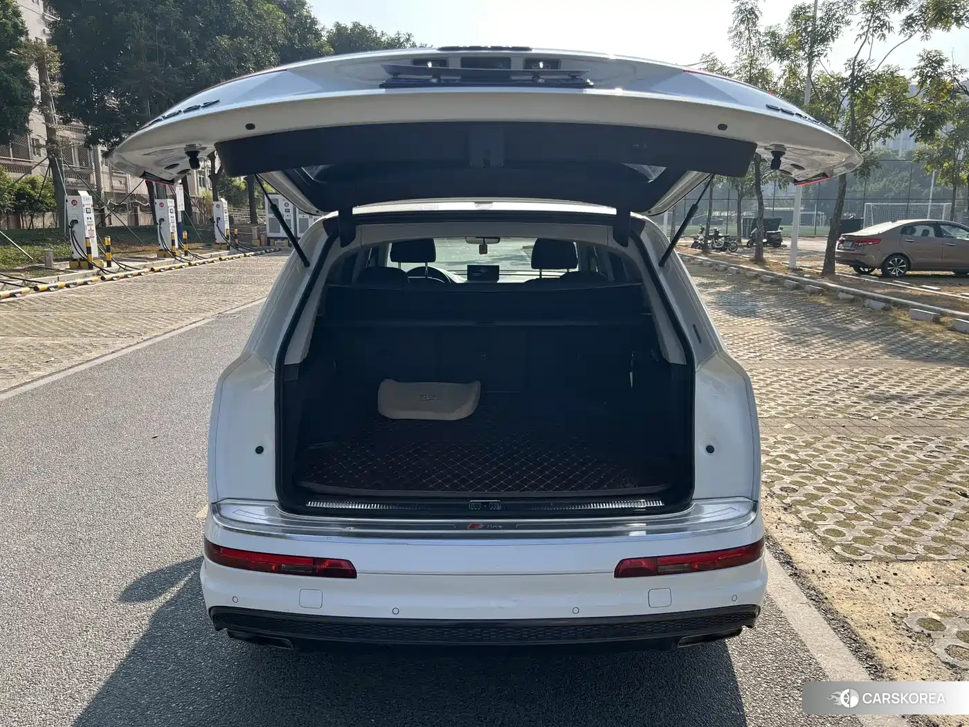 Audi Q7 id 4570783 из Китая 13