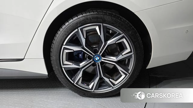 BMW i4 id 4904609 из Кореи 13