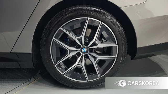 BMW 5 Series (G60) id 4499273 из Кореи 13
