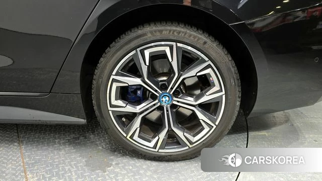 BMW i4 id 4354245 из Кореи 13