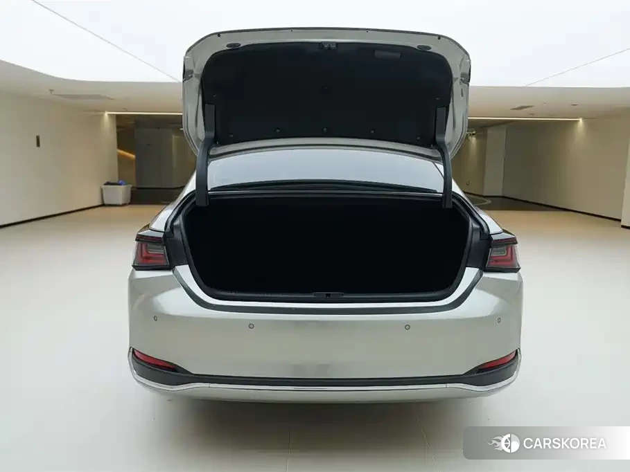 Lexus ES id 4576354 из Китая 13
