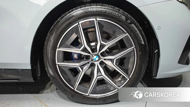 BMW 5 Series (G60) id 4499727 из Кореи 13