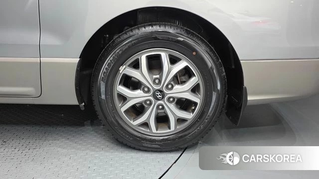 Hyundai The New Grand Starex id 4536268 из Кореи 13