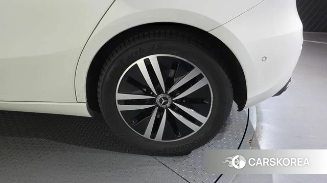 Mercedes-Benz A-Class W177 id 4224539 из Кореи 13